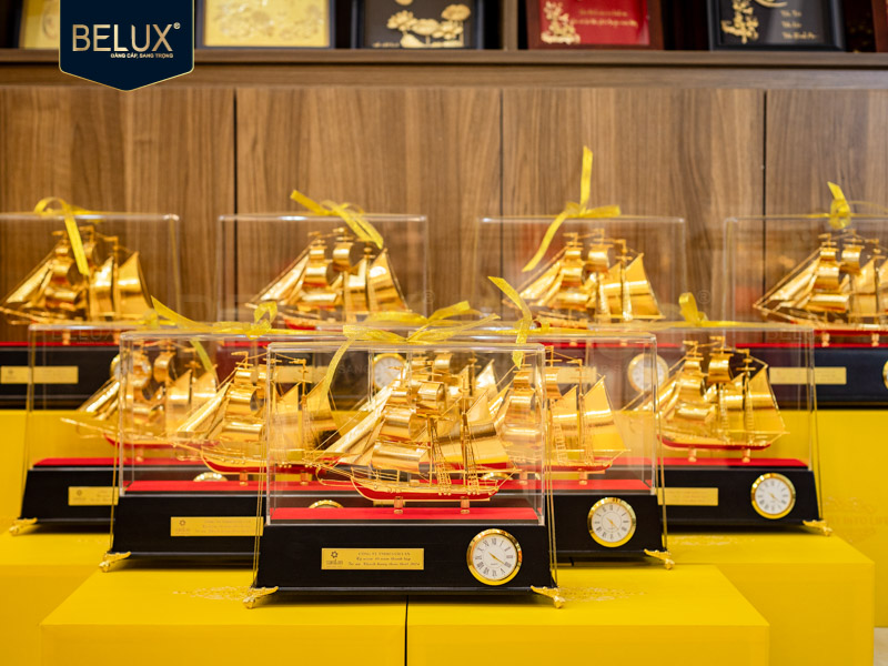 Lô thuyền đồng hồ Sam Lan  36x31x12cm mạ vàng 24k thiết kế theo yêu cầu